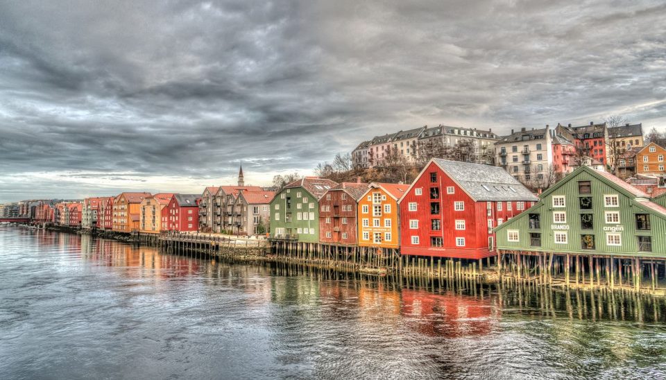 Trondheim Nagaya, Architektur, Norwegen, Norwegische Häuser, Bunte Wohnungen, Europäische Architektur, Skandinavische Gebäude