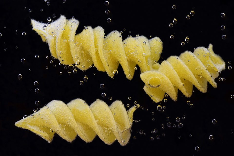 Makaronai Pasta Cook Verdančio vandens spiraliniai makaronai