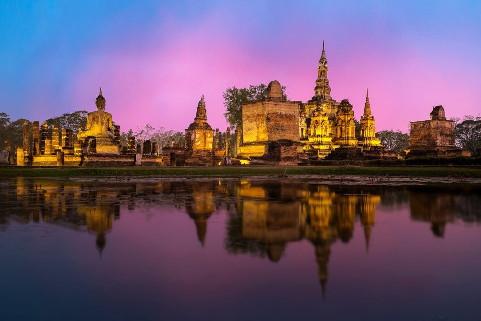 帕那Si Ayutthaya 泻湖 反射 大城府 水中倒影 镜像 点亮 日落 黄昏 暮 佛