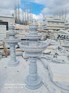 Mermer, Şelale, Doğal taş, Mermer ocağı, Mermer heykel, Mermer dekorasyon, Su özellikleri, Peyzaj tasarımı, Su akışı, Estetik tasarım, Mermer ürünleri, Dış mekan dekorasyonu, Su bahçesi