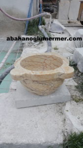 sarı renkli mermer kurna