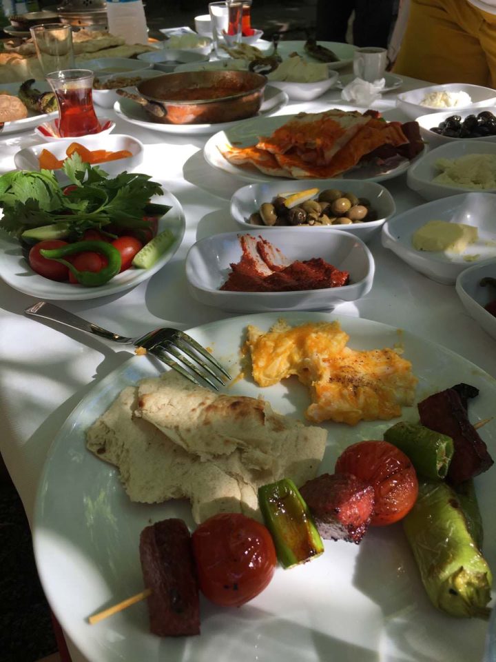 Ulupınar Kahvaltı - 0532 253 1324 - Yarıkpınar Meydan Restaurant