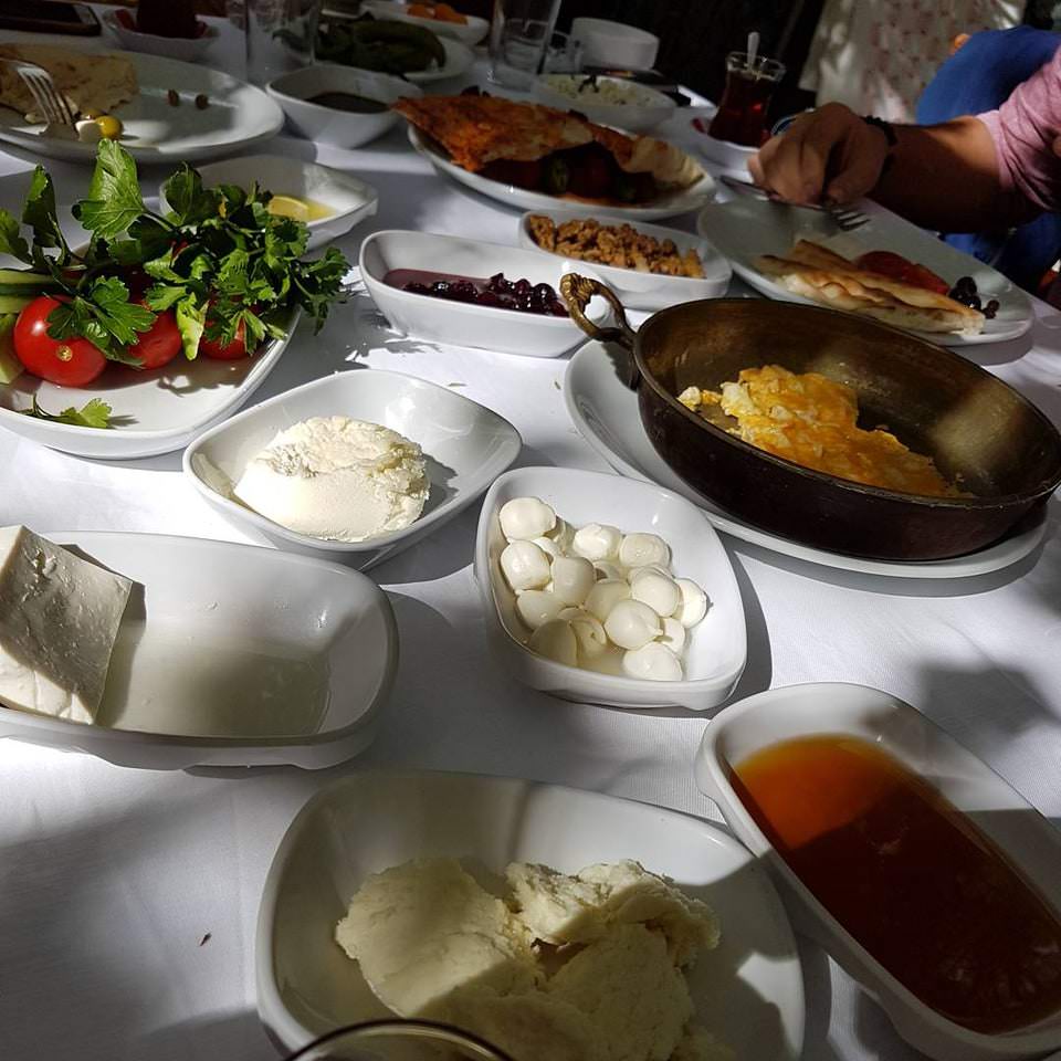 Ulupınar En İyi Kahvaltı - 0532 253 1324 - Yarıkpınar Meydan Restaurant