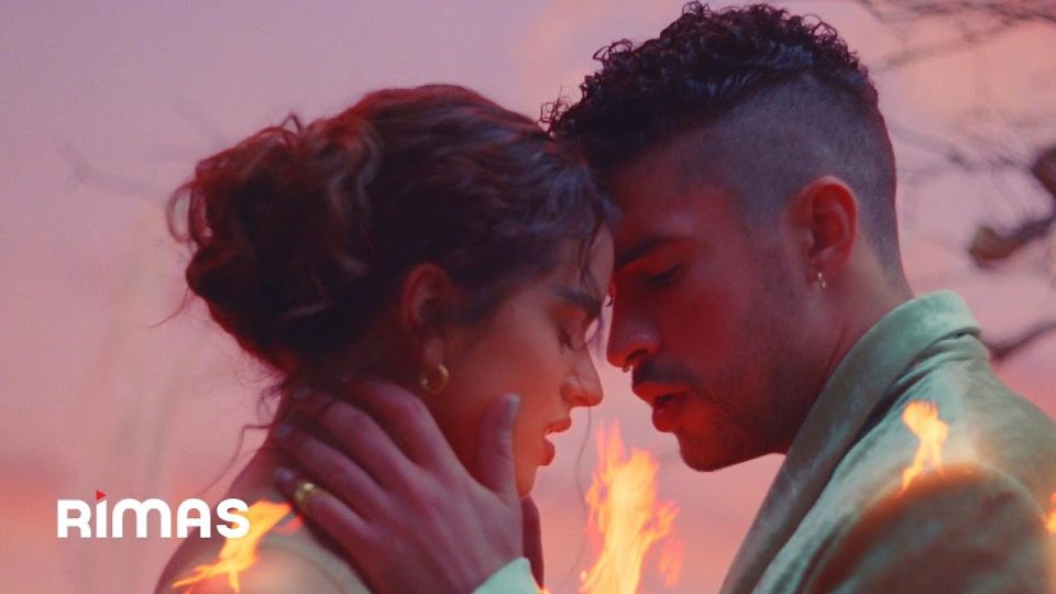 BAD BUNNY x ROSALÍA - LA NOCHE DE ANOCHE Lyrics