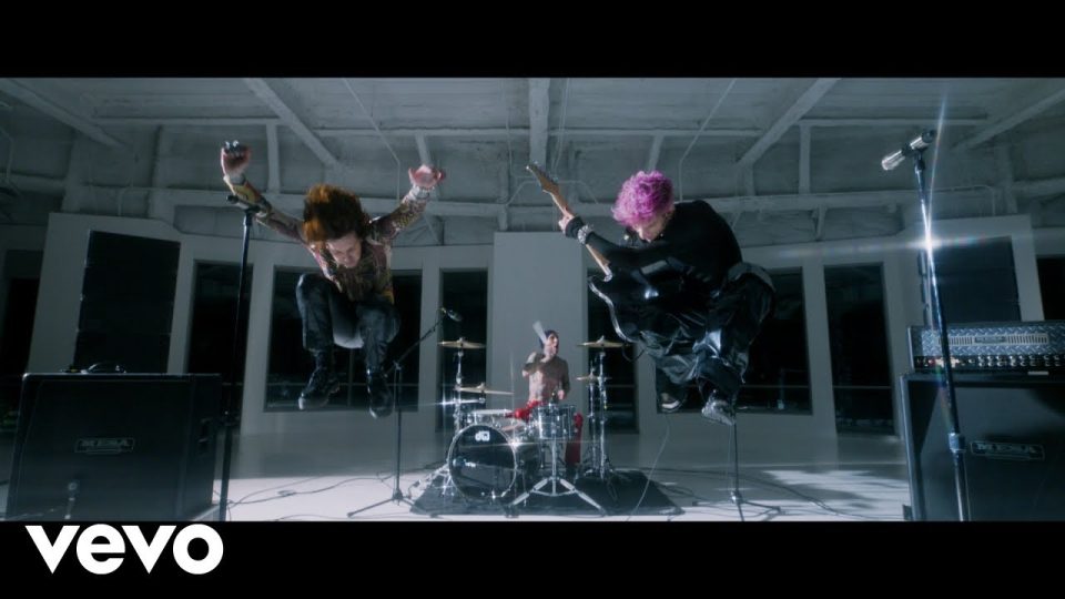 Machine Gun Kelly - maybe feat. Bring Me The Horizon Lyrics