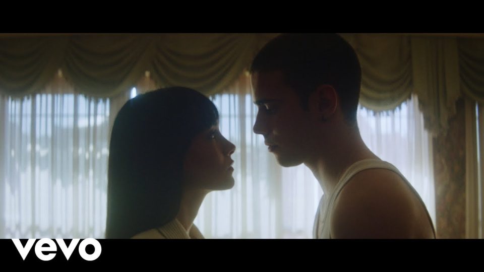 Aitana - Berlín Şarkı Sözleri