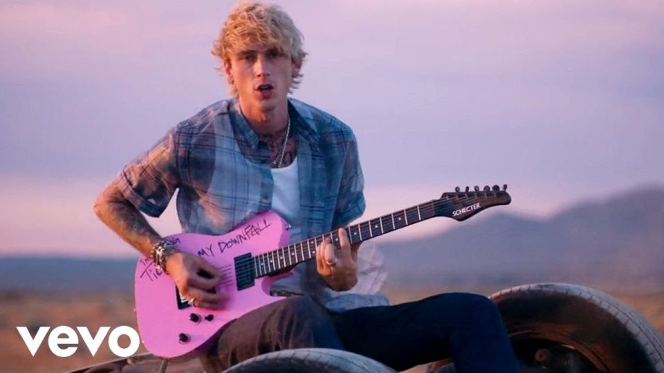 Machine Gun Kelly ft. blackbear - my ex's best friend