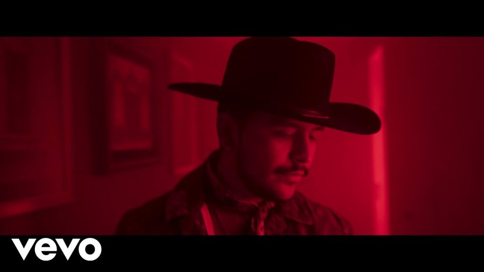 Christian Nodal - Aquí Abajo  Lyrics