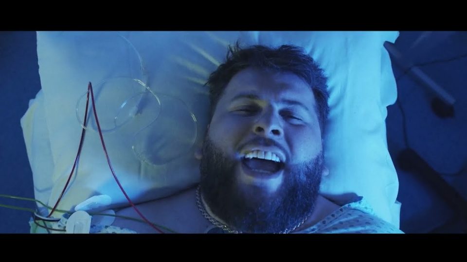 El Fantasma - Fuera De Servicio Lyrics